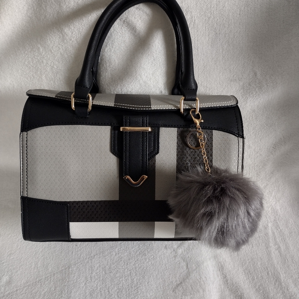 💕NWOT Plaid satchel 💕